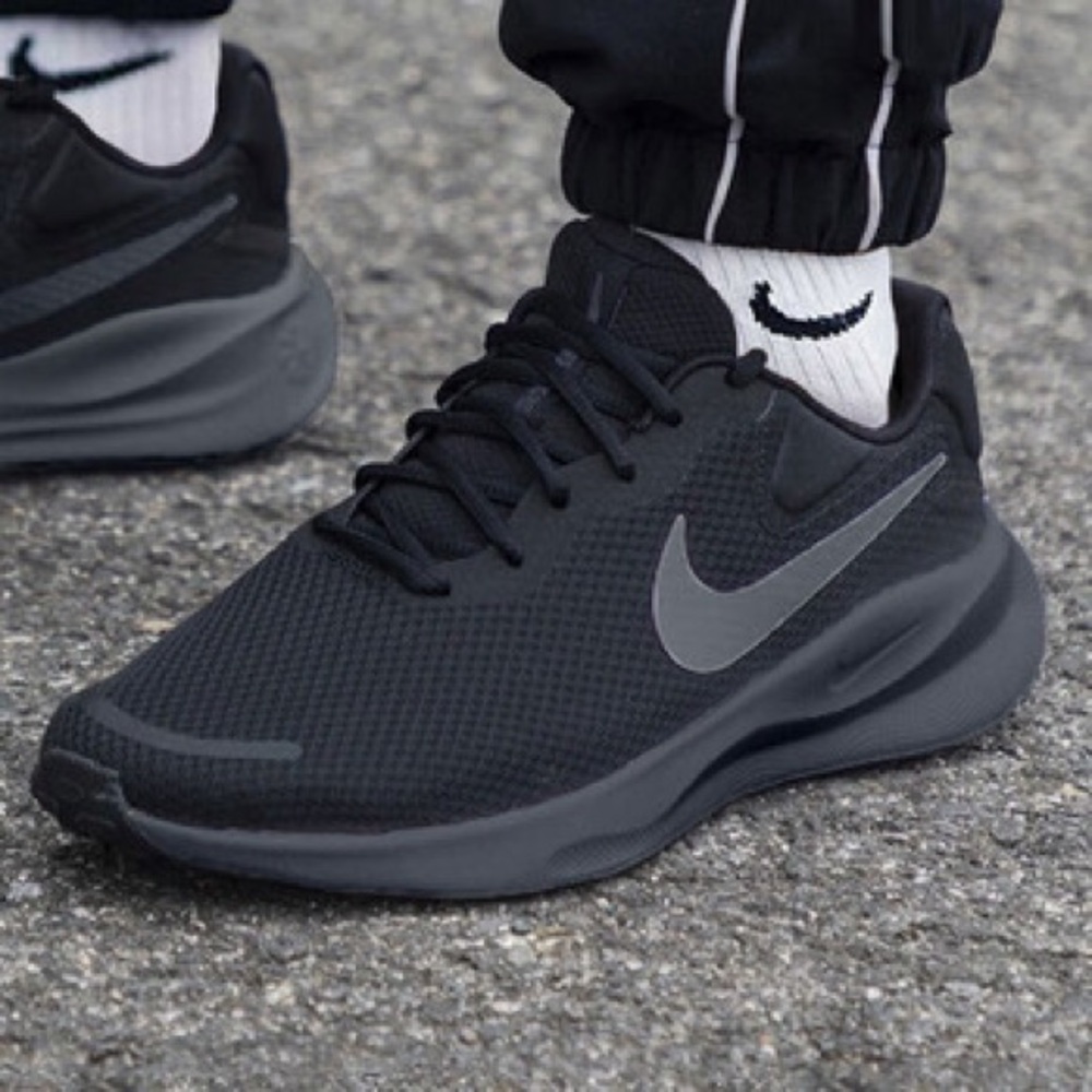 Nike revaluation 7 men’s running shoes